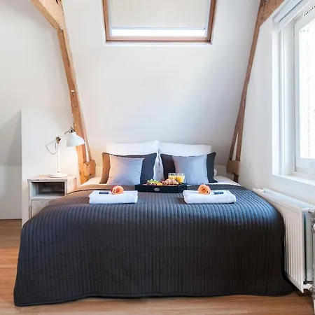 Short Group - Jordaan Area Appartement