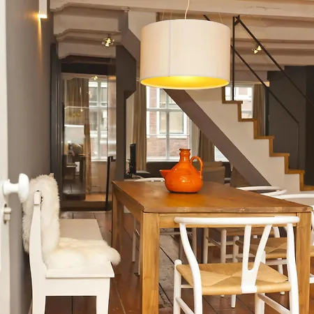 Short Group - Jordaan Area Appartement